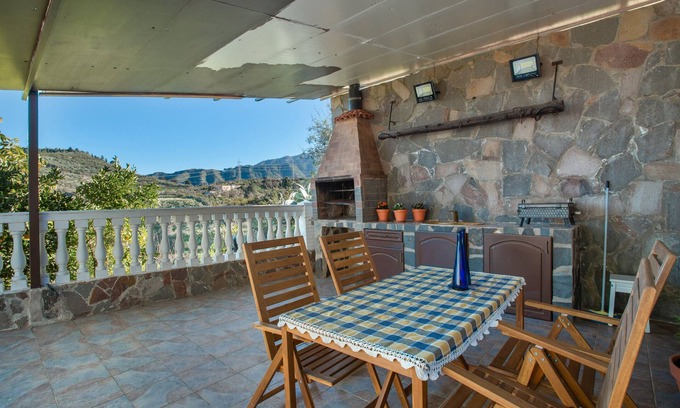La Solana Villa | Holiday Villa 'Eden El Castillejo' with Mountain Views, Wi-Fi and Air Conditioning