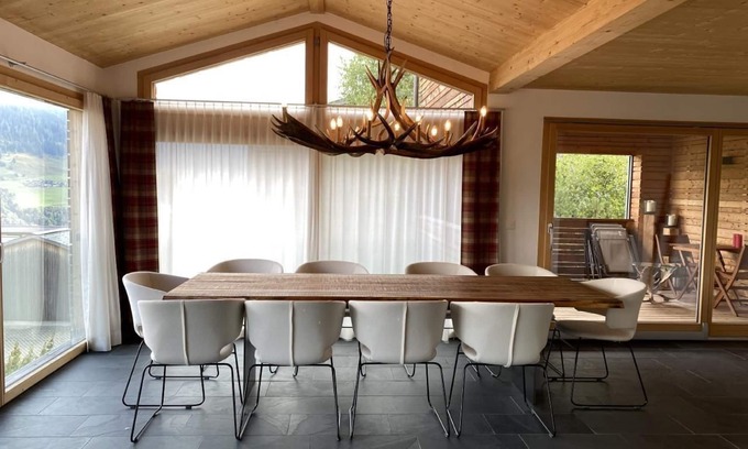 Cumbel Ski Chalet | Holidayhouse Lumnezia Lux