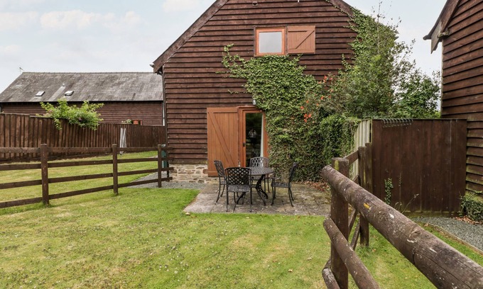 Pembridge Cottage | Holly Bush