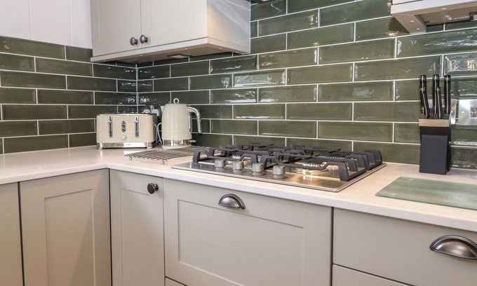 Ingleton Cottage | HOLLYBUSH LODGE, family friendly, with a garden in Ingleton