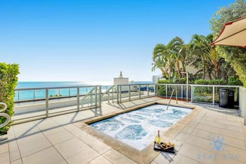 Hollywood Hotel | Hollywood Bliss Studio Rooftop Pool