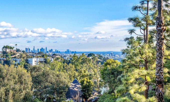 Hollywood Hills Apartment | Hollywood Hills Views at the Iconic Secret Stairs