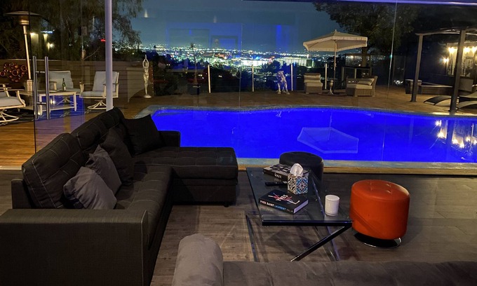 Hollywood Hills Villa | HOLLYWOOD HILLS VILLA