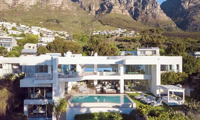 Camps Bay Villa | Hollywood Mansion & Spa Camps Bay, Sleeps 15, Sea Side (Award Winning 1st Place)