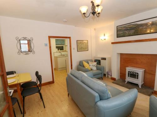 Wadsworth House | Holme Cottage