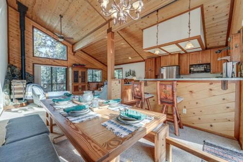 Truckee House | Home 1 Mi to Downhill Ski Resort Bring Your Pets!