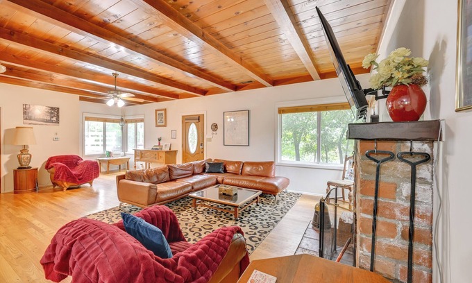 Julian House | Home 3 Mi to Main St Julian: Great for Groups!