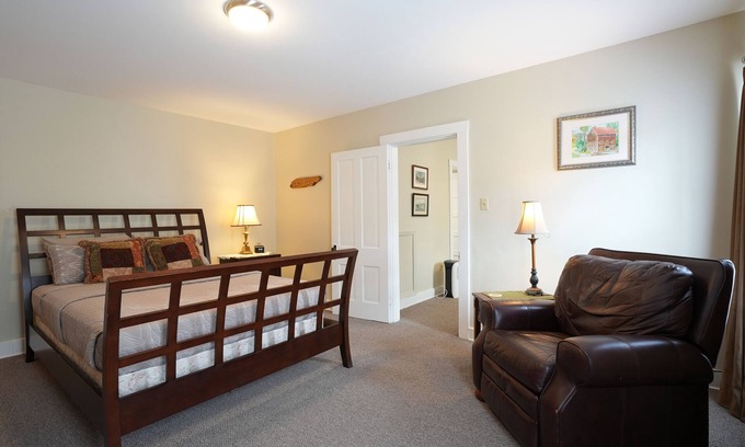 Maysville Apartment | Home away from Home! - 1BR apartment in Maysville