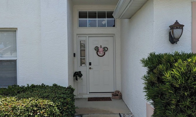 Chatham Park House | Home away from Home. Charming 3-bedroom house with AC and WiFi in Kissimmee
