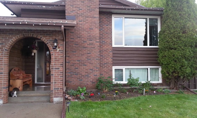 Lethbridge House | Home away from home!