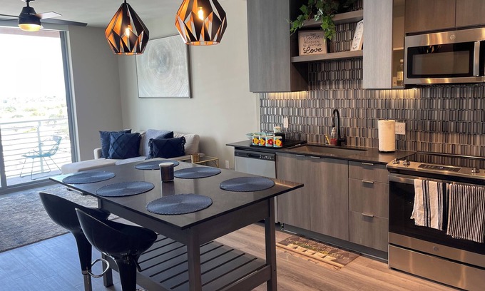 Riverwalk Fort Lauderdale Apartment | HOME away from the SNOW…