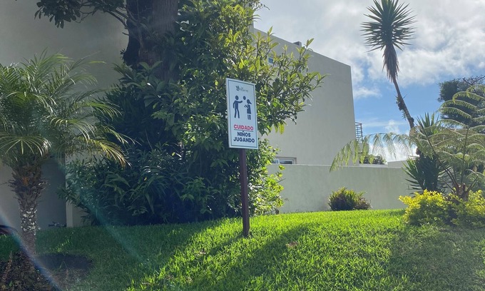 Villa Canales House | Home en Carretera a El Salvador 7 minutes away from Casa de Dios Church!