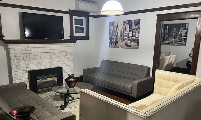 Port Colborne House | Home in Port Colborne near Niagara's best beaches, parks and attractions.