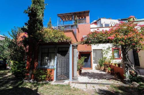 Zona Centro House | Home in San Miguel de Allende. Casita de La Aldea