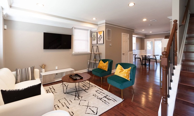 Lower Central NE House | Home in Washington DC - Three BR 2.5 Bath w/ parking and Deck 3 min from metro
