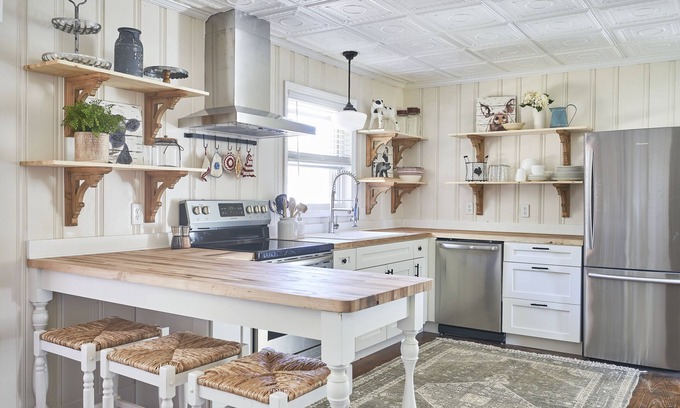 Kernersville House | Home - King Bed, Equipped Kitchen - Long Terms OK.
