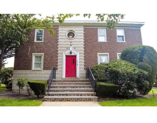 Malden Apartment | Home near Airport & City