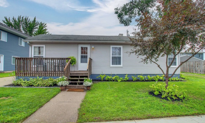 Kalona House | Home Near Kinnick, UI Health & Amish Country