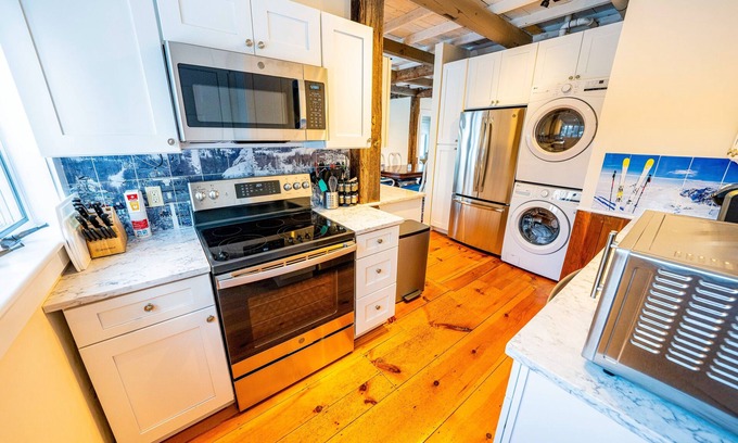 Winhall House | Home near Stratton & Bromley with washer/dryer