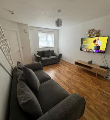 Manchester House | Home Sleeps5-Netflix-parking-near City Centre-Etihad-Coop Live