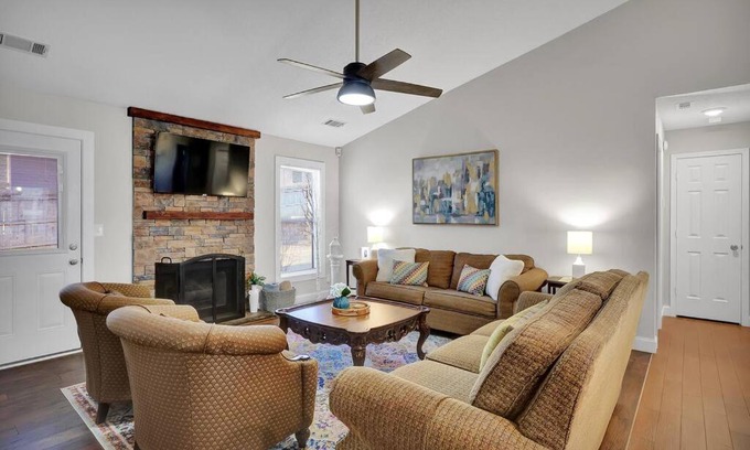 Sugar Hill House | Home Sweet Home! By Mall of GA & Suwanee Town!