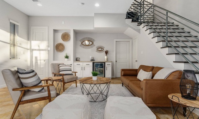 Washington Ave./ Memorial Park House | Home Sweet Houston Washington Ave - Modern Retreat - Best Location in Houston!
