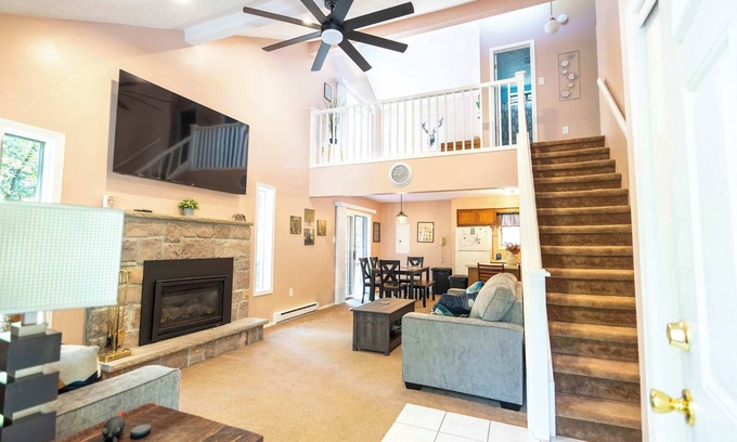 Albrightsville House | Home Tucked into Towamensing Trails