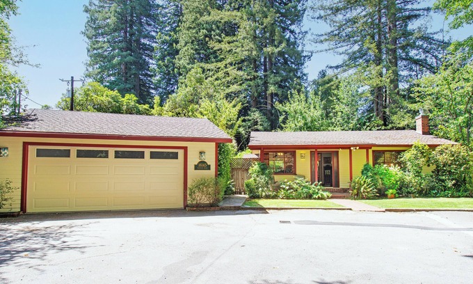 Guerneville House | ~ Home w/Gas Fireplace + 3 Cottages w/Baths + Hot Tub ~ Pool ~ Pet Friendly ~