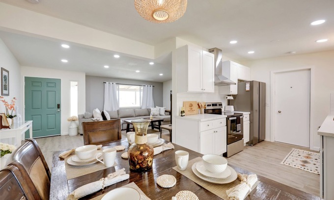 Joshua Tree Cottage | Home w/Hot Tub ~ 8 Mi to Joshua Tree Natl Park!