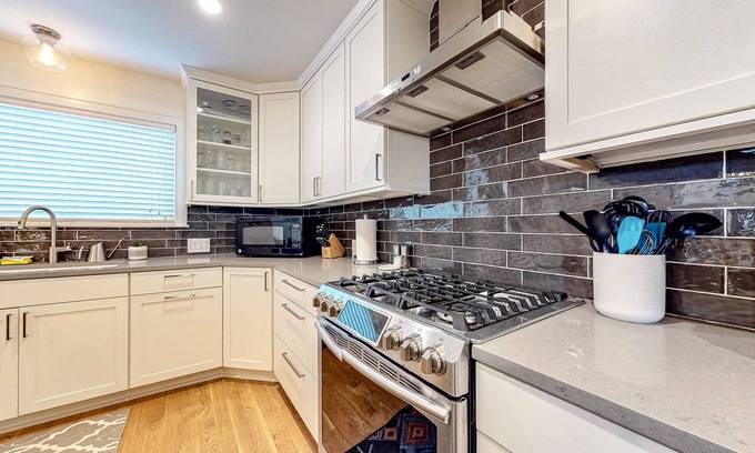 Brentwood House | Home with central AC, W/D, grill, & outdoor dining - near bus & rail stops