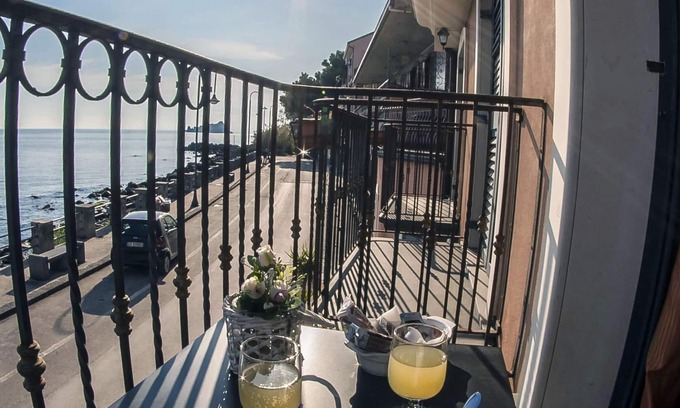 Capo Mulini House | Homerez - 10 m away from the beach! House for 4 ppl. with balcony at Capo Mulini