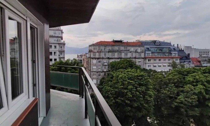Vigo Apartment | Homerez - Apartment in Vigo - Garden View