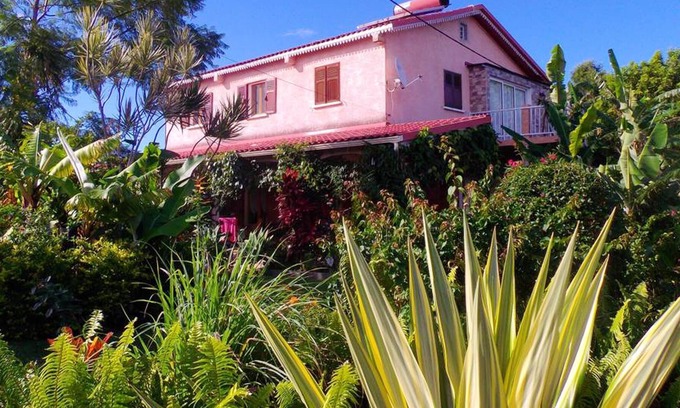 Petite-ÃŽle Apartment | Homerez - Beautiful apartment With sea view and garden