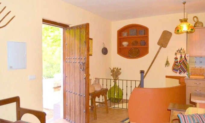 Siles House | Homerez - Beautiful house for 5 ppl. with garden and terrace at Siles