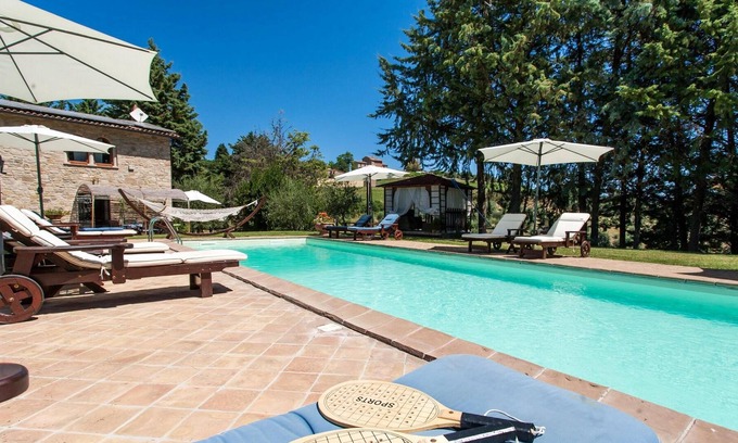Ramazzano Villa | Homerez - Big villa for 26 ppl. with swimming-pool at Loc. Ramazzano, Perugia