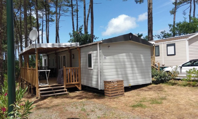 Saint-Julien-en-Born House | Homerez - Bungalow in Saint-Julien-en-Born