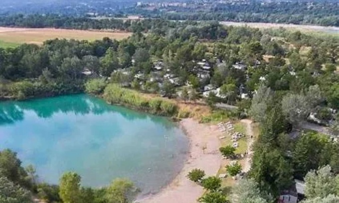 La Roque-d'Antheron House | Homerez - Bungalow La Roque-d'Anthéron