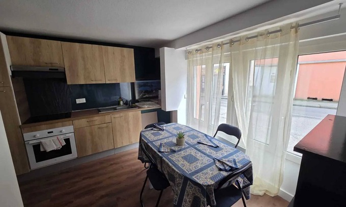 Rive Droite Apartment | Homerez - Cozy Apartment in Brest