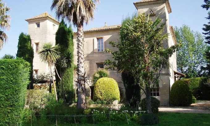Uzes Apartment | Homerez - Cozy Apartment in Uzès 85 m² with Terrace