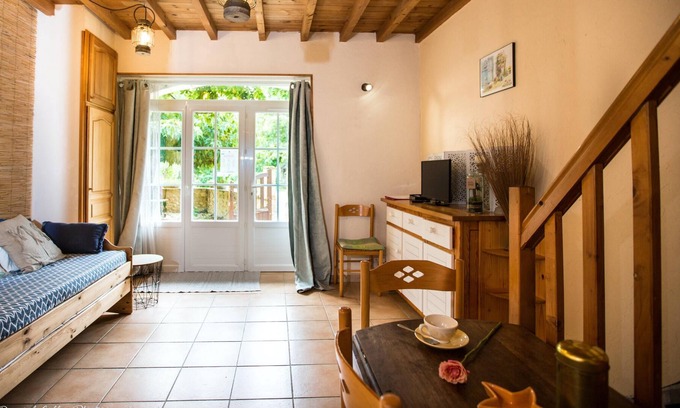 Saint-Front-de-Pradoux House | Homerez - House for 4 ppl. with shared pool and spa at Saint-Front-de-Pradoux