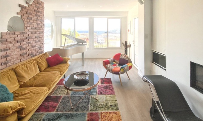 8th Arrondissement House | Homerez - House Calanques Marseille.