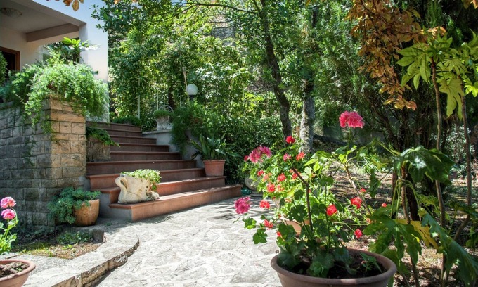 Amelia House | Homerez - House in Amelia, Lake View