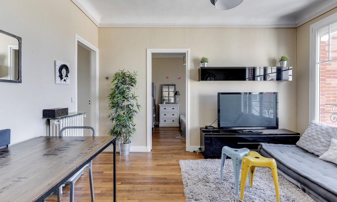 Saint-Denis Apartment | Homerez - Modern apt in Saint-Denis