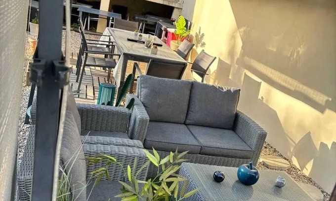 Noe House | Homerez - Nice house for 4 ppl. with garden and terrace at Noé