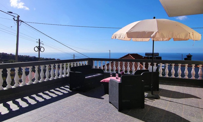 Estrela da Calheta House | Homerez - Nice house for 6 ppl. with sea view, terrace and balcony at Calheta