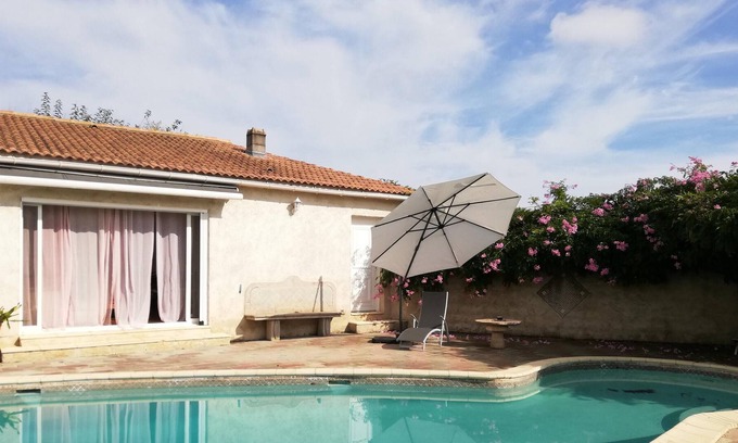Aleria Villa | Homerez - Nice villa for 6 ppl. with swimming-pool and terrace at Aléria