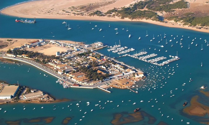 Medina-Sidonia House | Homerez - Picturesque House in Medina-Sidonia with Garden