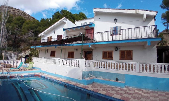Chulilla Villa | Homerez - Picturesque Villa in Chulilla with Private Pool