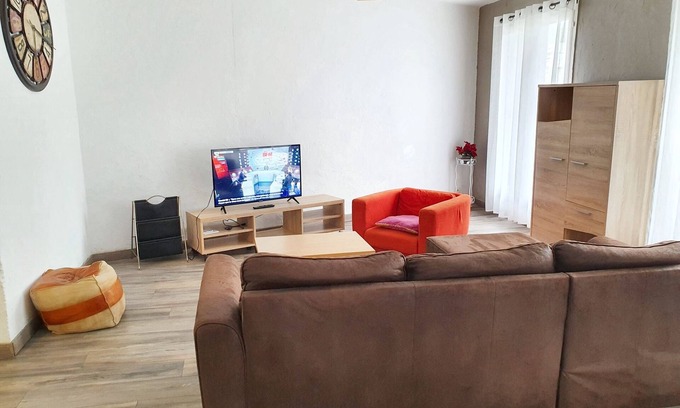 Moulin a Vent Apartment | Homerez - Spacious Apartment in Perpignan, balcony