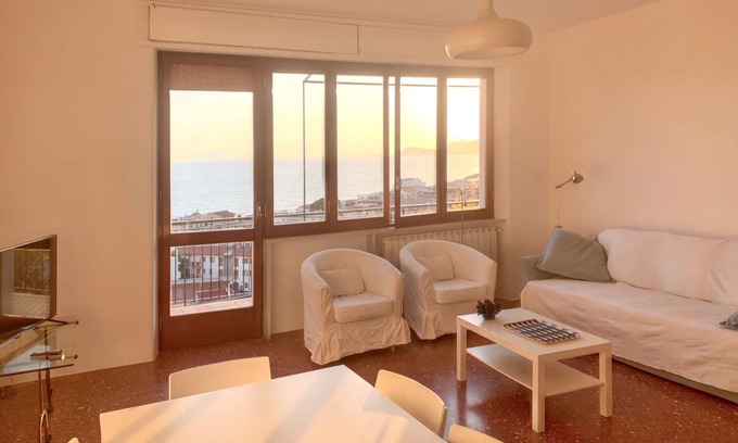 Sperlonga Apartment | Homerez - Spacious apartment with sea view in Sperlonga 109 m²